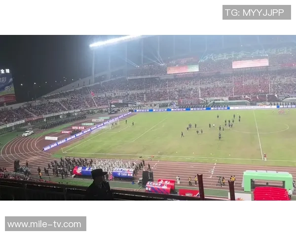 足球视频配乐的完美选择助你提升比赛氛围与观赏体验